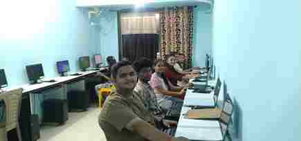 jaishree_academy_Computer Education_img